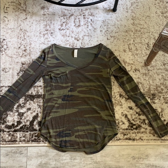 Long sleeve camo shirt - Picture 1 of 2